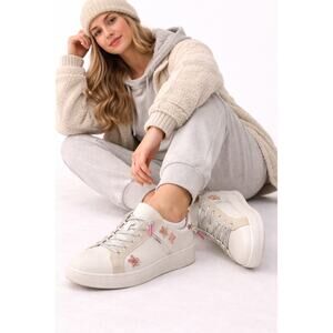 Hey Dude Women’s W7 Star Sneakers Cream Platform Casual Cute